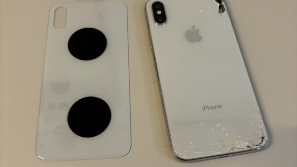 iPhoneX背面ガラスが割れてしまった【iPhone修理熊谷】